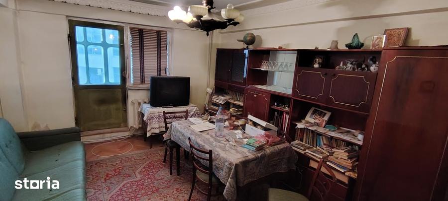 Apartament cu 4 camere decomandat în Central