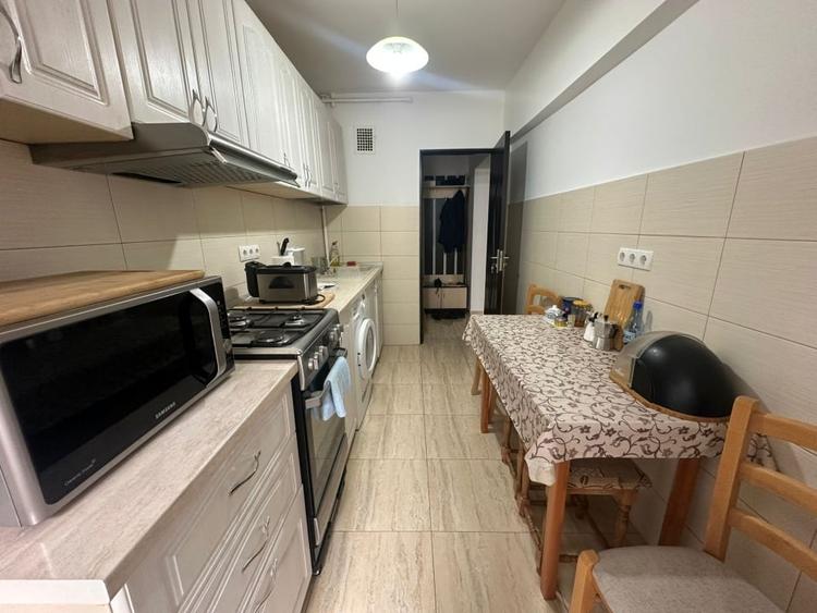 Garsonieră decomandată, mobilată în Cugir