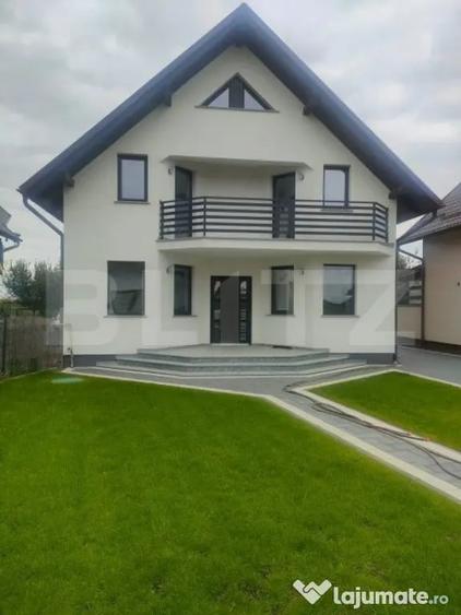 Casă cu 6 camere cu Teren 400 Mp în Rădăuți