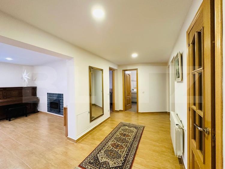 Casă individuală cu 6 camere cu Canalizare în Codlea