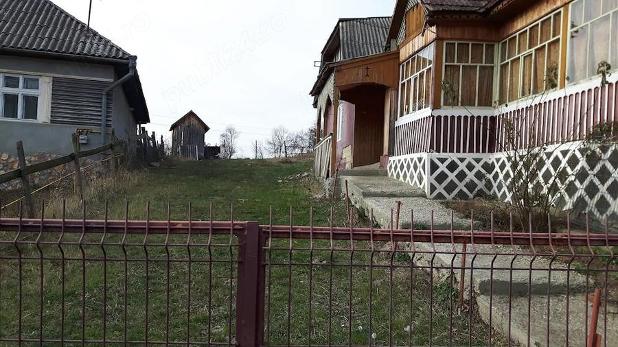 Casă cu Teren 1400 Mp în Fântânele