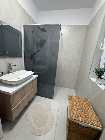 Apartament cu 2 camere semidecomandat, mobilat în Giroc