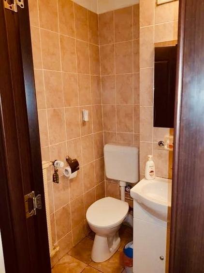 Garsonieră decomandată în Titan