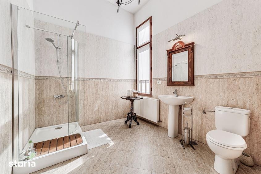 Apartament cu 4 camere în Central