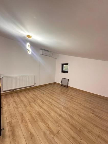 Duplex cu 4 camere cu Canalizare în Otopeni
