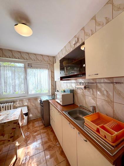 Apartament cu 3 camere semidecomandat în Titan