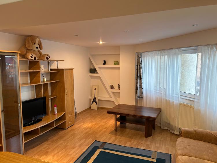 Apartament cu 2 camere decomandat în Răcădău