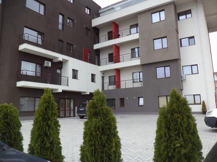 Apartament cu 2 camere semidecomandat în Mircea cel Bătrân