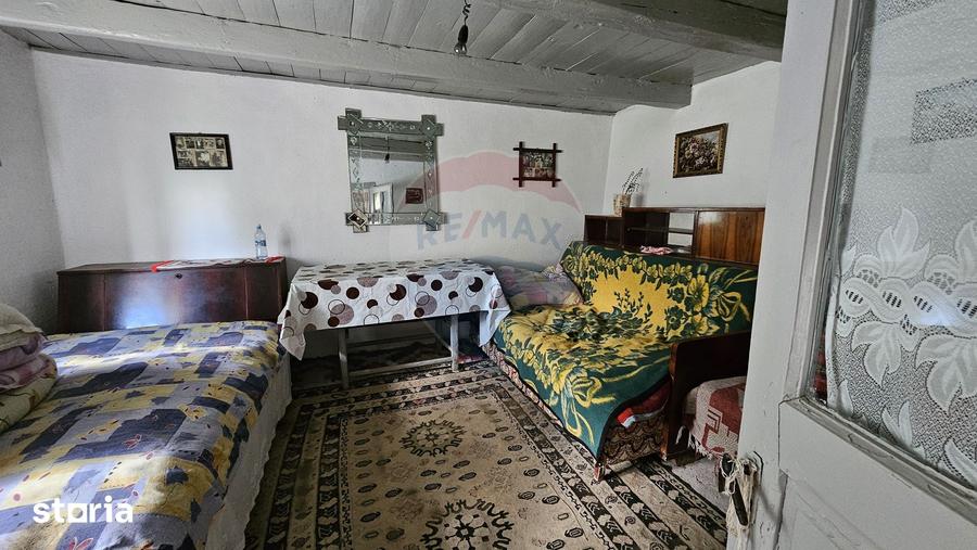 Casă cu 2 camere cu Teren 9200 Mp în Șendriceni