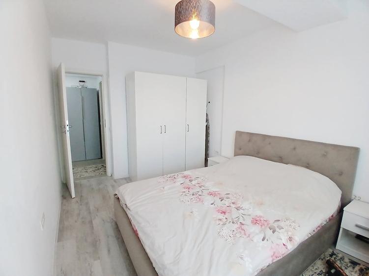 Apartament cu 2 camere decomandat în Titan