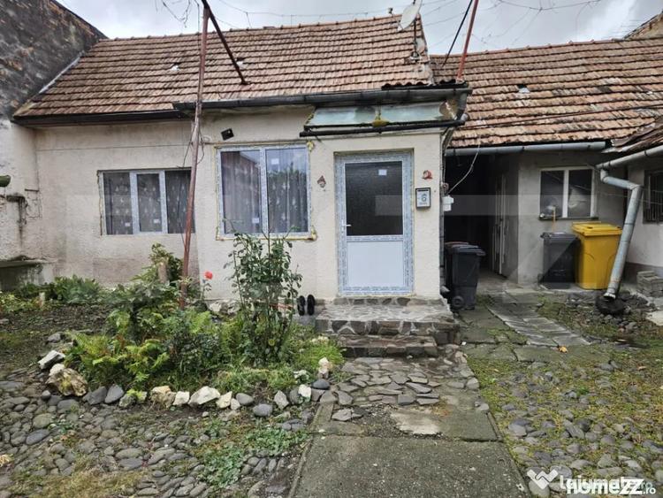 Casă cu 2 camere cu Teren 100 Mp în Central