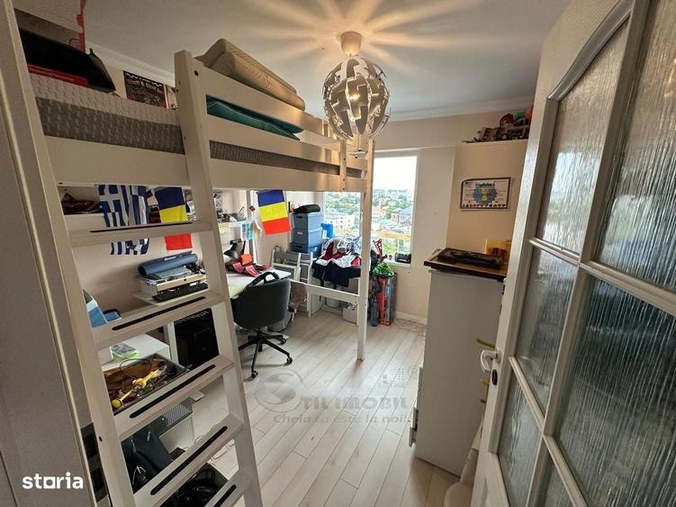Apartament cu 4 camere în Ultracentral