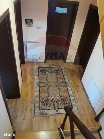 Casă cu 7 camere cu Teren 342 Mp în Tokai