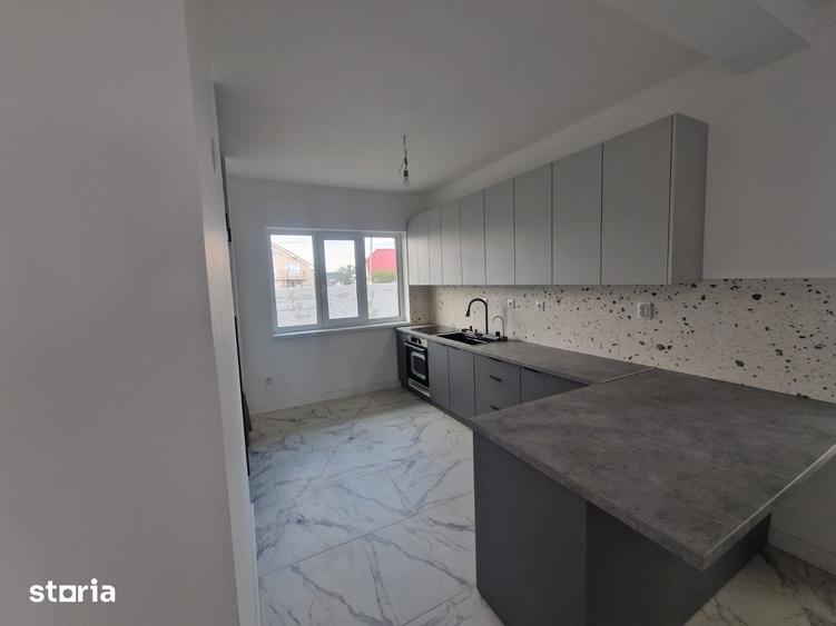 Casă cu 3 camere cu Teren 300 Mp în Cihei