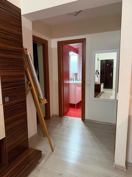 Apartament cu 3 camere decomandat în Florești