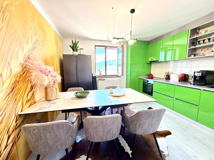 Apartament cu 3 camere decomandat în Dărmănești