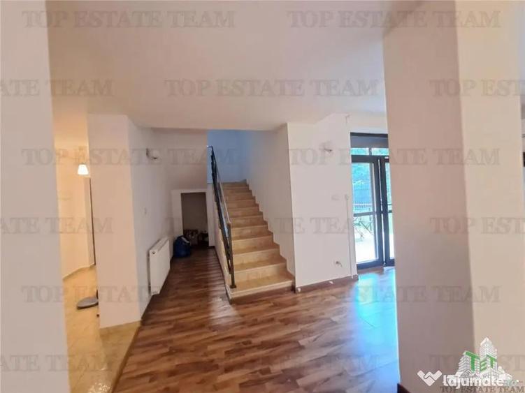 Casă cu 7 camere cu Teren 505 Mp în Corbeanca