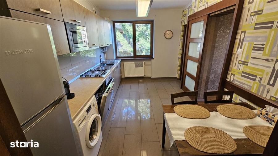 Apartament cu 4 camere în Gruia