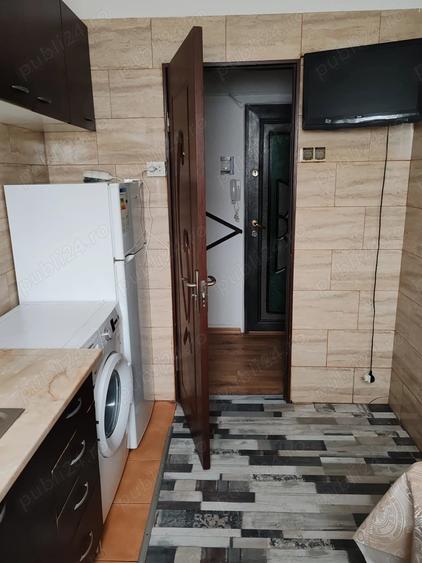 Apartament cu 2 camere semidecomandat în 9 Mai
