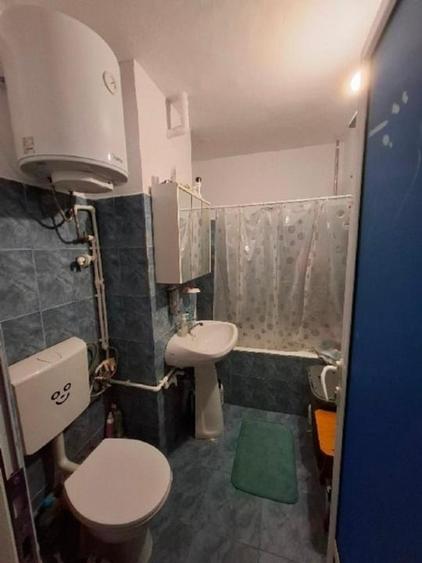 Apartament cu 2 camere decomandat, mobilat în Ostroveni