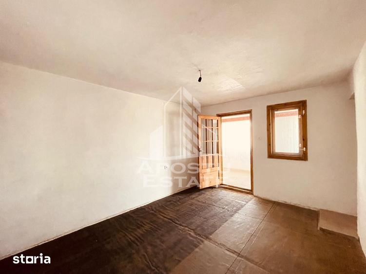 Casă cu 2 camere cu Teren 1472 Mp în Central