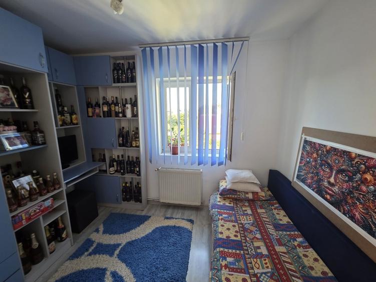 Apartament cu 2 camere nedecomandat în Petru Rareș