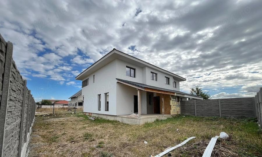 Vand Jumatate de duplex Exterior finisat ?i Interior la ro?u in Giarmata Vii - 10