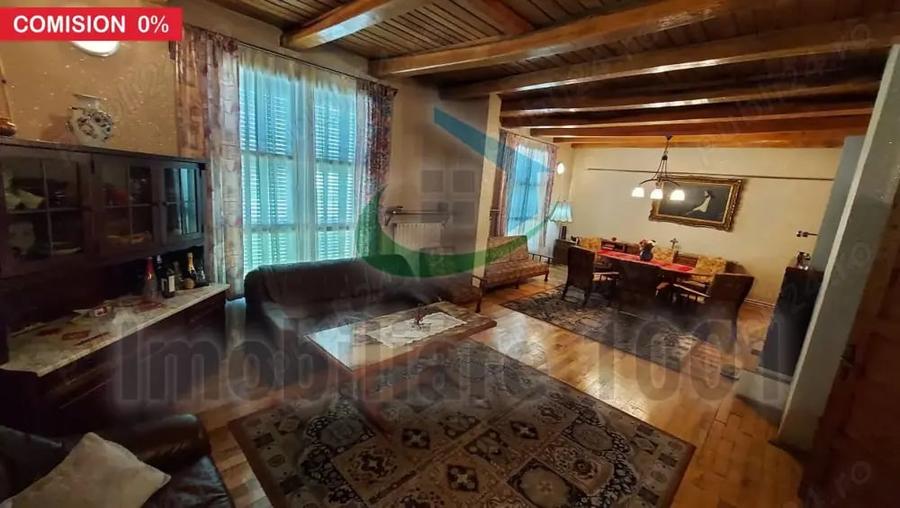 Casă cu 6 camere cu Teren 1658 Mp în Colțirea