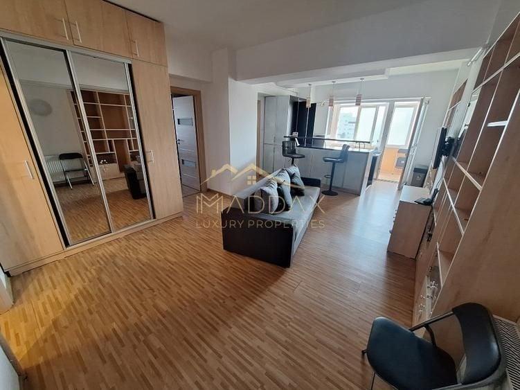 Apartament cu 3 camere semidecomandat, mobilat în Berceni
