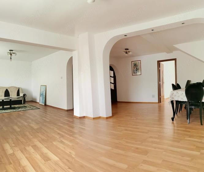 Casă cu 4 camere cu Teren 500 Mp în Central