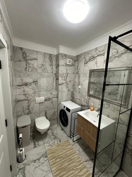 Apartament cu 2 camere semidecomandat, mobilat în Florești
