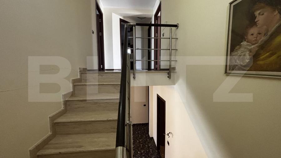 Casă individuală cu 6 camere cu Canalizare în Cârcea