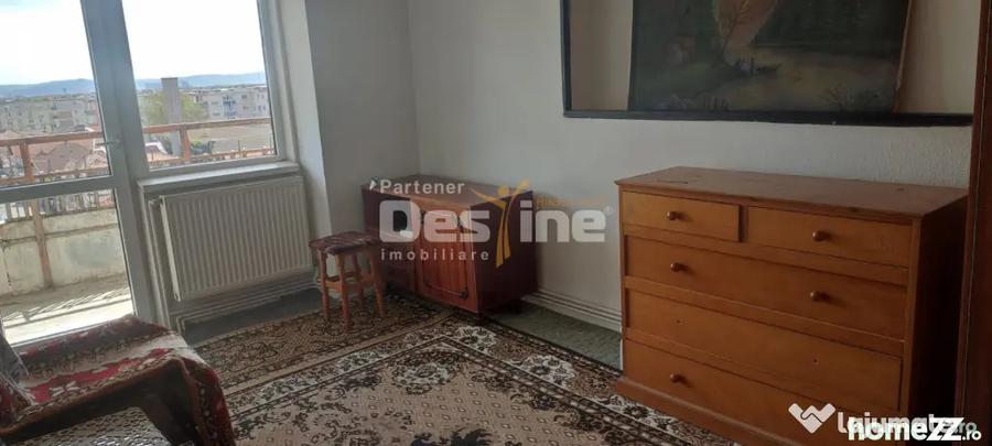 APARTAMENT CU 3 CAMERE IN ZONA MATERNA SITUAT LA ETAJUL 3 BL - 6