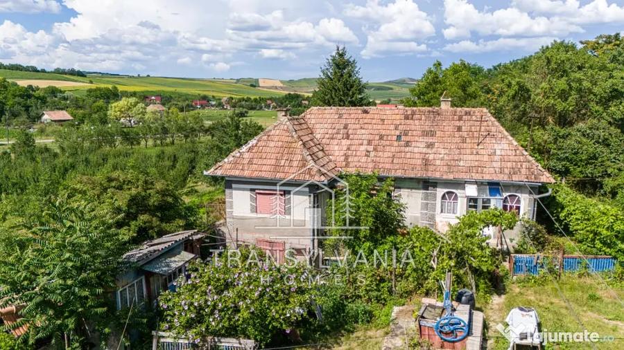 Casă cu 4 camere în Sâmboleni