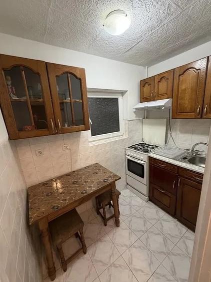 Garsoniera confort 1 zona central Piata Mica ocupabila imediat etaj 1 - 6