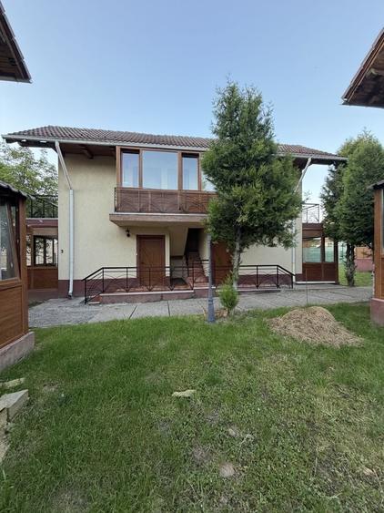 Casă cu 4 camere în Bran