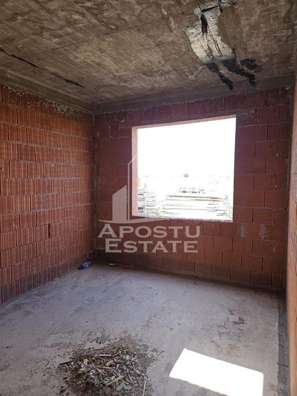 Duplex cu 8 camere cu Canalizare în Exterior Nord