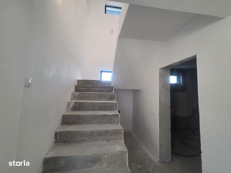 Casă cu 4 camere cu Teren 248 Mp în Costești