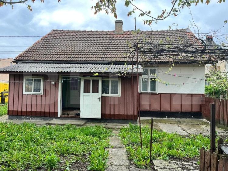 Casă individuală cu 2 camere cu Teren 714 Mp în Siret