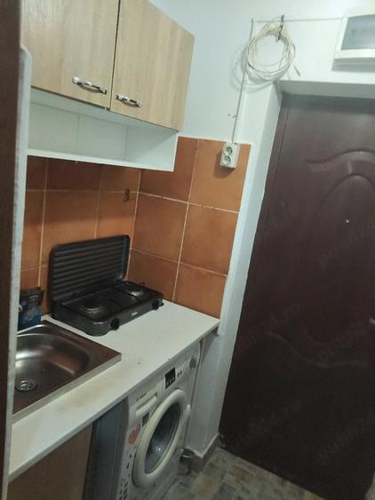 Garsonieră decomandată în Central