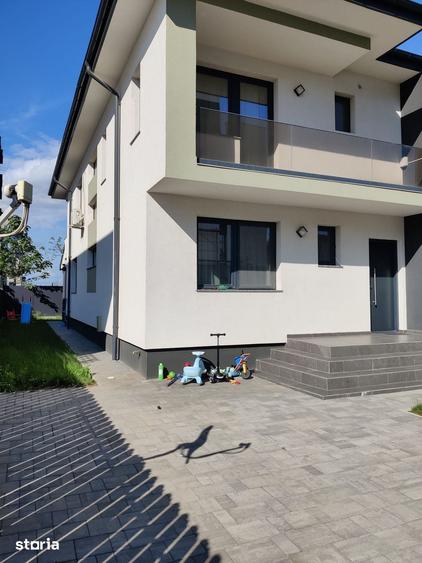 Casă cu 4 camere cu Teren 204 Mp în Vest