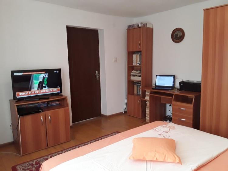 Casă individuală cu 4 camere cu Teren 6202 Mp în Totea de Hurezani