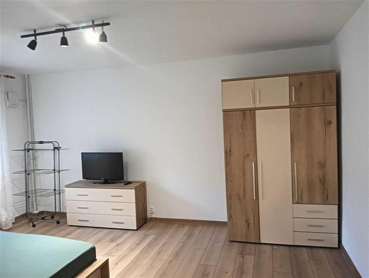 Garsonieră decomandată, mobilată în Colentina