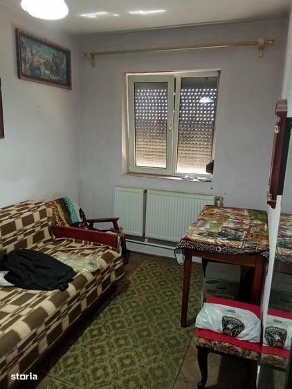 Apartament cu 3 camere semidecomandat în Bălcescu