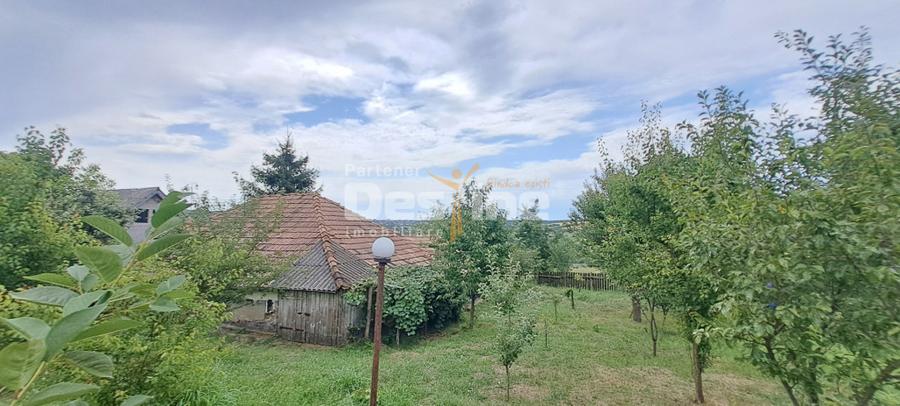 Casă cu 3 camere cu Teren 1715 Mp în Cornești
