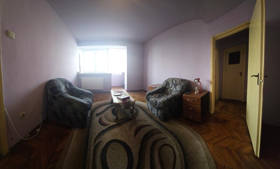 Apartament cu 3 camere semidecomandat în Grivița