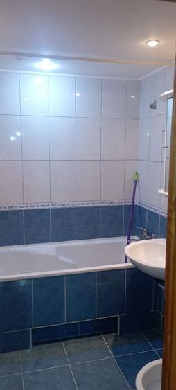 Apartament cu 3 camere decomandat în Obor