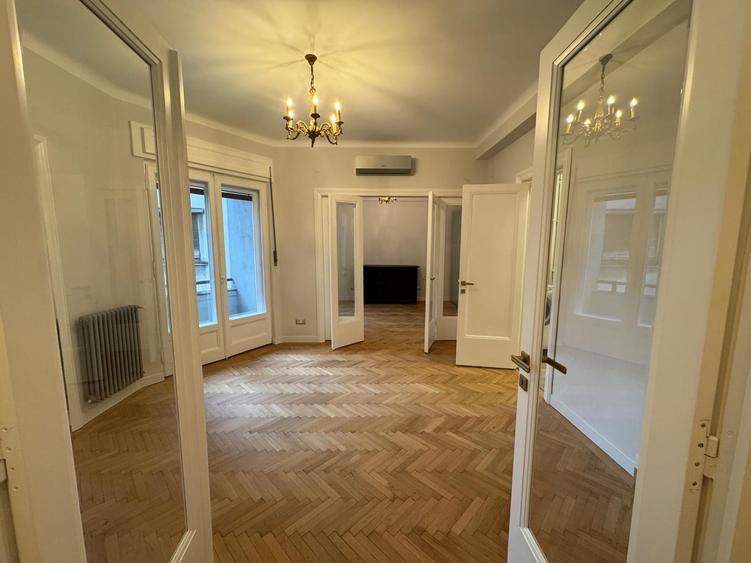Apartament cu 3 camere decomandat, mobilat în P-ța Amzei
