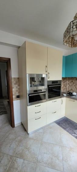 Duplex cu 5 camere cu Canalizare în Apărătorii Patriei
