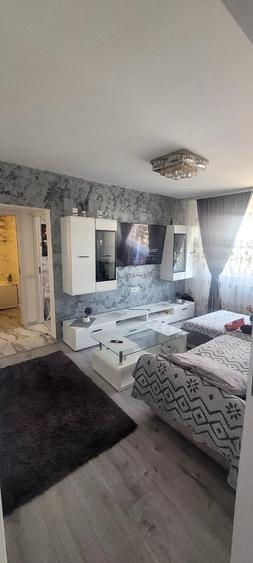 Apartament cu 2 camere decomandat în Ferentari
